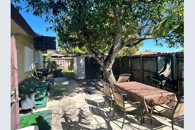 142 NW 8th Avenue, Dania Beach, FL 33004 - Photo 2