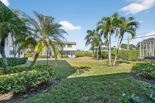 98 Saxony C, Delray Beach, FL 33446 - Photo 2