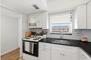 18081 SE Country Club Dr, Jupiter, FL 33469 - Photo 6