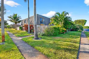 1545 W Forest Lakes Circle W, West Palm Beach, FL 33406 - Photo 10