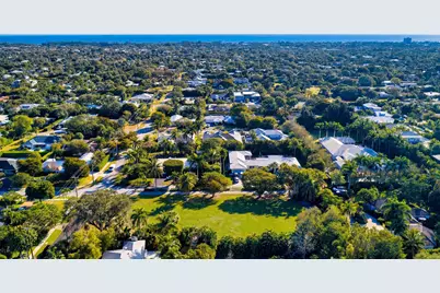 1010 Hibiscus Lane, Delray Beach, FL 33444 - Photo 2