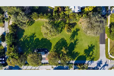 1010 Hibiscus Lane, Delray Beach, FL 33444 - Photo 6