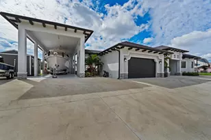 2056 SW Aaron Ln, Port Saint Lucie, FL 34953 - Photo 8