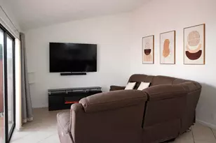 4581 Holly Lake Dr, Greenacres, FL 33463 - Photo 8