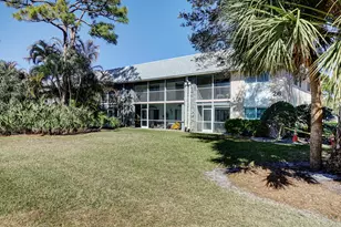 18081 SE Country Club Dr, Jupiter, FL 33469 - Photo 4