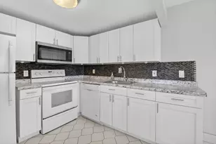 195 Brittany E, Delray Beach, FL 33446 - Photo 10