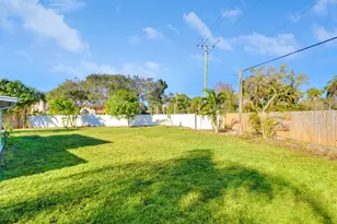 125 Arrowhead Cir, Jupiter, FL 33458 - Photo 32