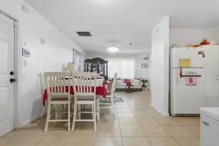 572 SE Fallon Dr, Port Saint Lucie, FL 34983 - Photo 10