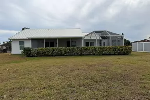 404 NE Camelot Dr, Port Saint Lucie, FL 34983 - Photo 32