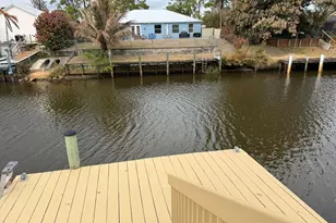 404 NE Camelot Dr, Port Saint Lucie, FL 34983 - Photo 16