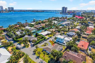 3651 Palm Dr, Riviera Beach, FL 33404 - Photo 2