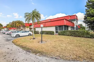 12013 Greenway Cir S, West Palm Beach, FL 33411 - Photo 4