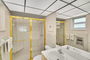 2600 Diana Dr, Hallandale Beach, FL 33009 - Photo 14