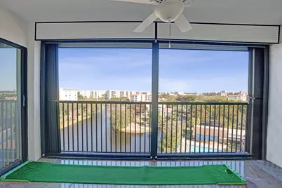 2334 S Cypress Bend Drive #907, Pompano Beach, FL 33069 - Photo 16