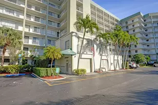 2334 S Cypress Bend Dr, Pompano Beach, FL 33069 - Photo 2