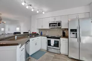 2334 S Cypress Bend Dr, Pompano Beach, FL 33069 - Photo 4
