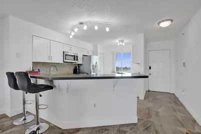 2334 S Cypress Bend Drive #907, Pompano Beach, FL 33069 - Photo 2