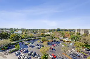 2334 S Cypress Bend Dr, Pompano Beach, FL 33069 - Photo 8
