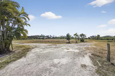 16296 Deer Path Lane, Wellington, FL 33470 - Photo 4