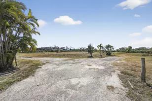 16296 Deer Path Ln, Wellington, FL 33470 - Photo 4