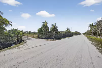16296 Deer Path Lane, Wellington, FL 33470 - Photo 18