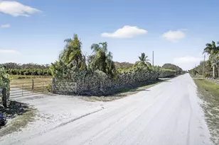 16296 Deer Path Ln, Wellington, FL 33470 - Photo 20