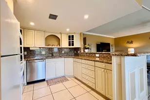 306 Wellington L, West Palm Beach, FL 33417 - Photo 2