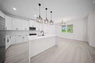 10652 Lighter Wood Ln, Fort Pierce, FL 34945 - Photo 8