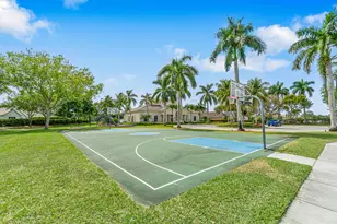 9819 Lago Dr, Boynton Beach, FL 33472 - Photo 32