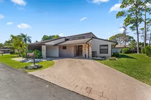 7811 Beechfern Cir, Tamarac, FL 33321 - Photo 2