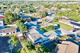 1107 Woodcrest Rd W, West Palm Beach, FL 33417 - Photo 8