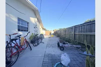 1107 Woodcrest Road W, West Palm Beach, FL 33417 - Photo 44