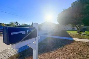 1107 Woodcrest Rd W, West Palm Beach, FL 33417 - Photo 52