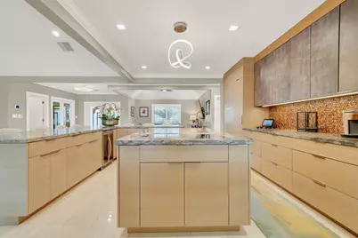 513 N Country Club Drive, Atlantis, FL 33462 - Photo 10