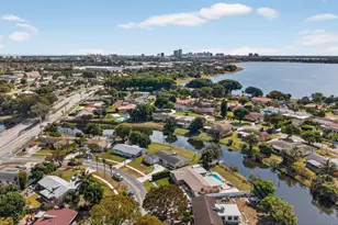 1422 42nd St, West Palm Beach, FL 33407 - Photo 2