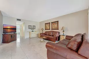 806 SE 7th St, Deerfield Beach, FL 33441 - Photo 6