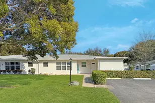 7376 W Oakridge Cir, Lantana, FL 33462 - Photo 1