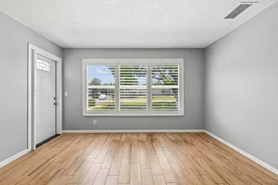 7376 W Oakridge Circle #C, Lantana, FL 33462 - Photo 4