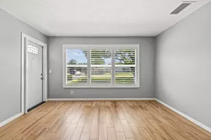 7376 W Oakridge Cir, Lantana, FL 33462 - Photo 4