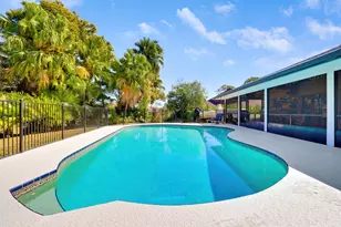 899 NE Juniper Pl, Jensen Beach, FL 34957 - Photo 32