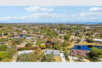 899 NE Juniper Place, Jensen Beach, FL 34957 - Photo 40