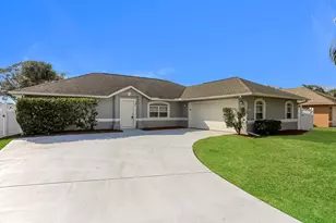1614 SE Goucho Ave, Port Saint Lucie, FL 34952 - Photo 2