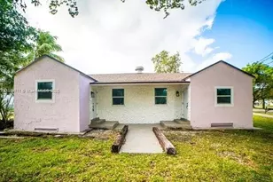 412 Columbus Pkwy, Hollywood, FL 33021 - Photo 1