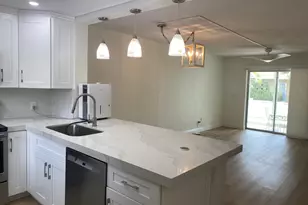 2121 NE 1st Ct, Boynton Beach, FL 33435 - Photo 4