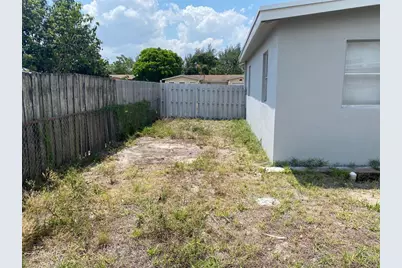 200 NE 43rd Street, Deerfield Beach, FL 33064 - Photo 18