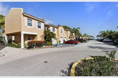 1135 Lake Shore Drive #206, Lake Park, FL 33403 - Photo 4