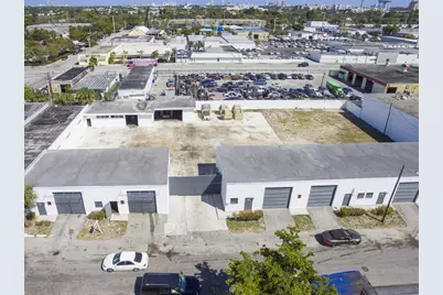 842 NW 7th Terrace NW, Fort Lauderdale, FL 33311 - Photo 4