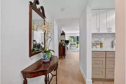 3050 Presidential Way #106, West Palm Beach, FL 33401 - Photo 4