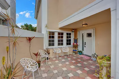 12 Brighton Court, Palm Beach Gardens, FL 33418 - Photo 2