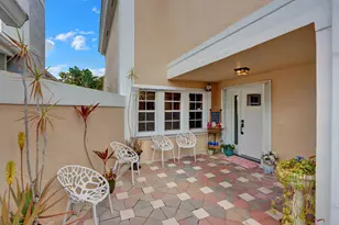 12 Brighton Ct, Palm Beach Gardens, FL 33418 - Photo 2